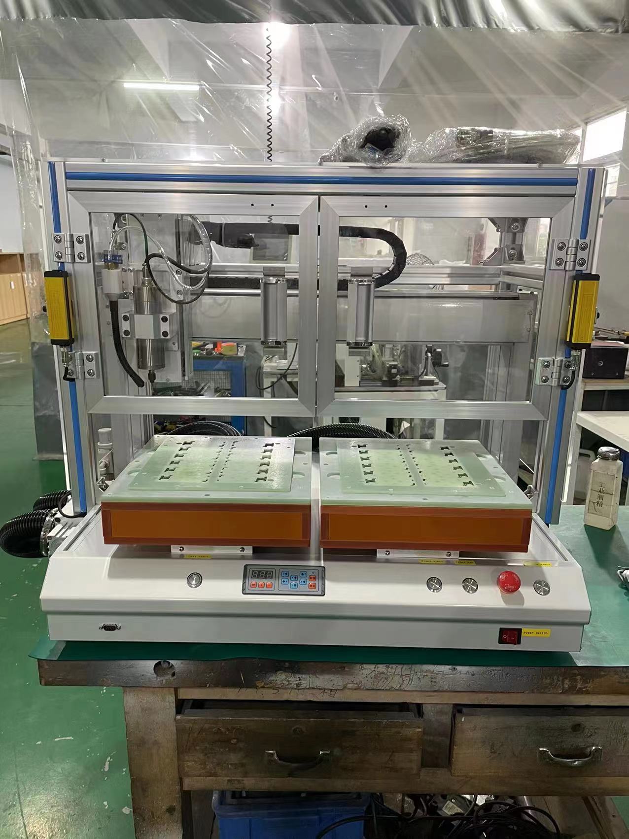 Auto Dust Cleaner Benchtop PCB Depanel PCB Routing Machine With Robust Frame.jpg